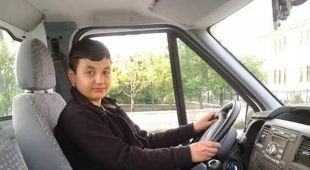 Babasının silahıyla oynarken kendisini vurdu