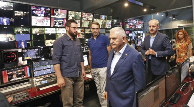 Başbakan: Darbeyi atlattık nöbete devam Başbakan: Darbeyi atlattık nöbete devam