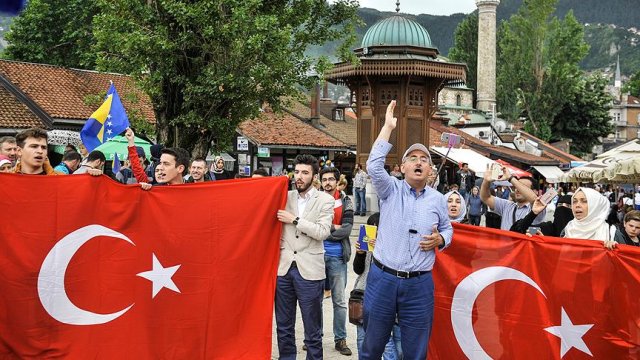 Darbe girişimi Türkiye'ye ilgiyi azaltmadı