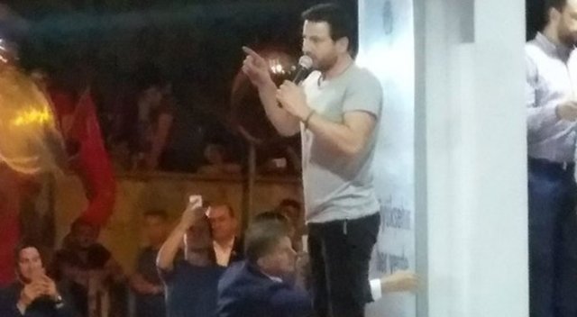 Davut Güloğlu Kısıklı'daki demokrasi nöbetinde Davut Güloğlu Kısıklı'daki demokrasi nöbetinde