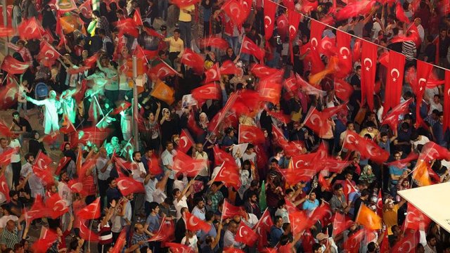 Doğu illerinde FETÖ'nün darbe girişimi protesto edildi Doğu illerinde FETÖ'nün darbe girişimi protesto edildi