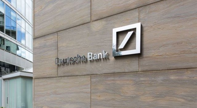 Dünyanın en önemli finans kuruluşu Deutsche Bank çöktü!