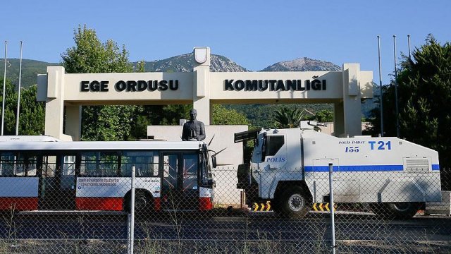 Ege Ordu Komutanlığı ve Maltepe Askeri Lisesi'nde arama Ege Ordu Komutanlığı ve Maltepe Askeri Lisesi'nde arama