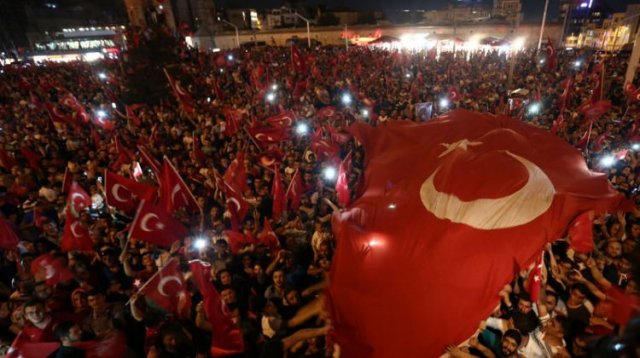 Emekli komutan uyardı: FETÖ&#039;cü askerlerin B planı