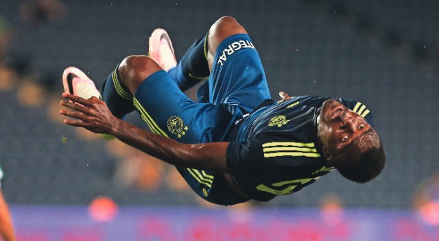Emenike bu defa kalıcı Emenike bu defa kalıcı