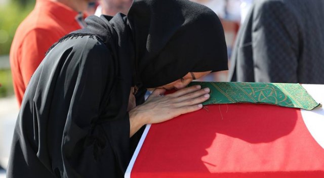 En büyük acı kendi silahımızla vurulmak En büyük acı kendi silahımızla vurulmak