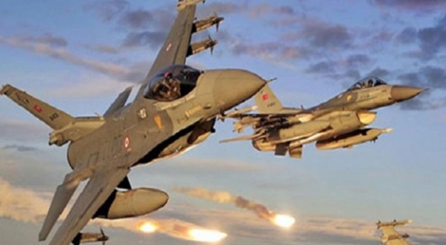 F-16'lar kalkmasın diye pisti bombalamışlar F-16'lar kalkmasın diye pisti bombalamışlar