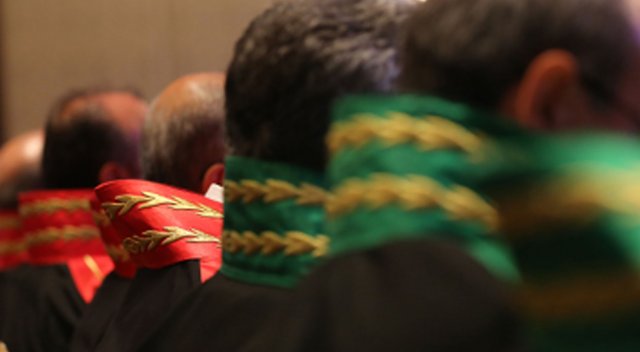 Gözaltına alınan hakim ve savcılardan 32'si tutuklandı 16'sı serbest Gözaltına alınan hakim ve savcılardan 32'si tutuklandı 16'sı serbest