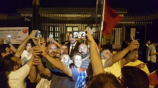 Türkoğlu, demokrasi nöbetinde