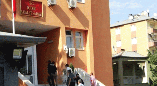 Iğdır'da 2 albay tutuklandı Iğdır'da 2 albay tutuklandı