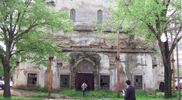 İki Osmanlı camisi yıkılmak üzere İki Osmanlı camisi yıkılmak üzere