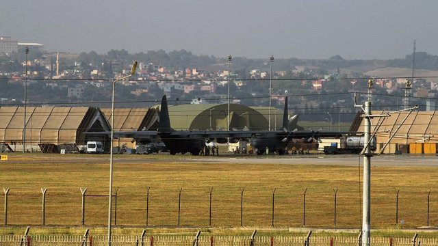İncirlik Üssü'ne operasyon: 7 asker gözaltına alındı İncirlik Üssü'ne operasyon: 7 asker gözaltına alındı