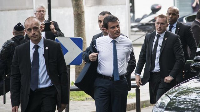 İsrail&#039;in Fransa Başbakanı Valls&#039;i takip ettiği iddiası