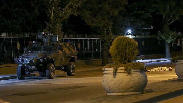 Darbe girişiminde bulunanlardan 104&#039;ü tespit edildi