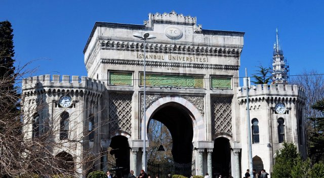 İstanbul Üniversitesi'nde 95 öğretim görevlisi görevden uzaklaştırıldı İstanbul Üniversitesi'nde 95 öğretim görevlisi görevden uzaklaştırıldı