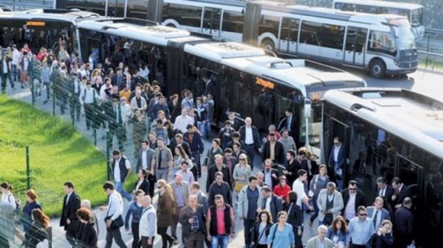 İstanbul ve Ankara&#039;da toplu taşıma ücretsiz