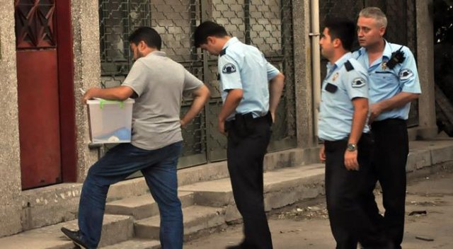 İzmir merkezli 4 ilde FETÖ operasyonu İzmir merkezli 4 ilde FETÖ operasyonu