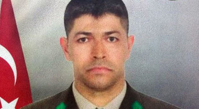 Kahraman astsubay Ömer Halisdemir'in kardeşi konuştu Kahraman astsubay Ömer Halisdemir'in kardeşi konuştu