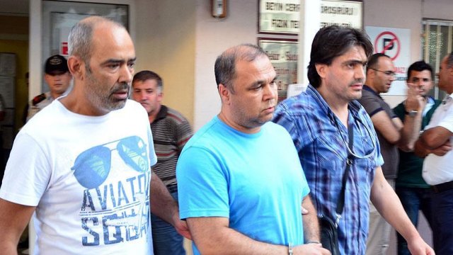 Manisa'da 3 rütbeli askere gözaltı Manisa'da 3 rütbeli askere gözaltı