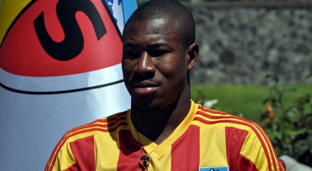 Nakoulma Kayseri'ye imzayı attı