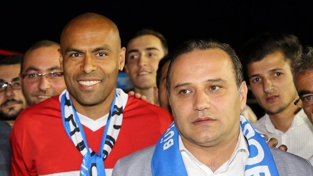 Nobre'den 2 yıllık imza
