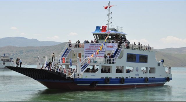 Pertek ve Çemişgezek feribot seferleri durduruldu Pertek ve Çemişgezek feribot seferleri durduruldu
