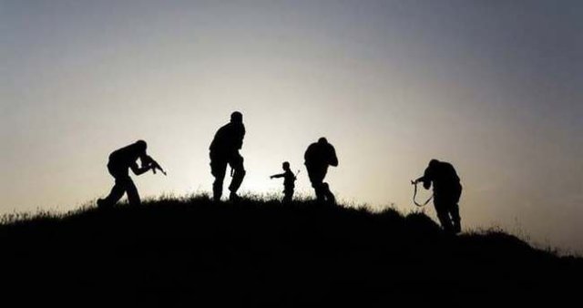 PKK'nın sözde sorumlusu ve 4 terörist öldürüldü PKK'nın sözde sorumlusu ve 4 terörist öldürüldü