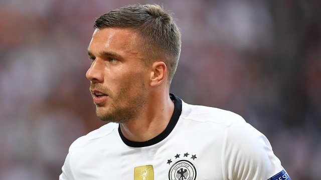 Podolski milli takımı bırakmayı düşünmüyor Podolski milli takımı bırakmayı düşünmüyor