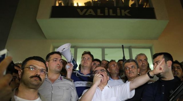 Sakarya&#039;da 110 asker gözaltında