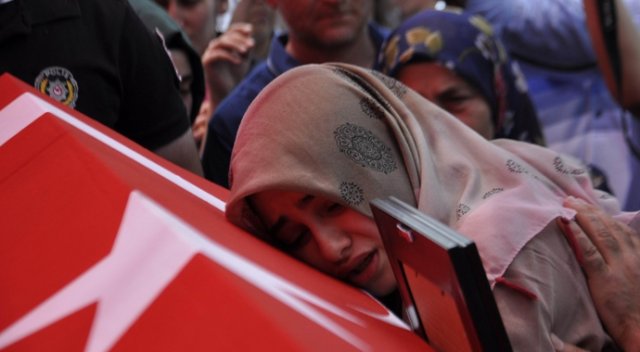 Şehidin eşinden yürek burkan sözler