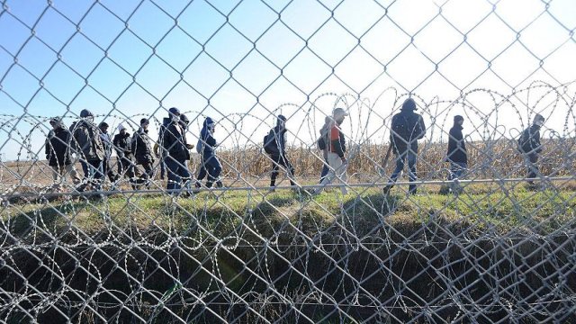 Sığınmacıların Avrupa bekleyişi sürüyor Sığınmacıların Avrupa bekleyişi sürüyor