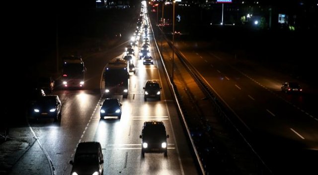 Tatilciler dönüş yolunda Tatilciler dönüş yolunda