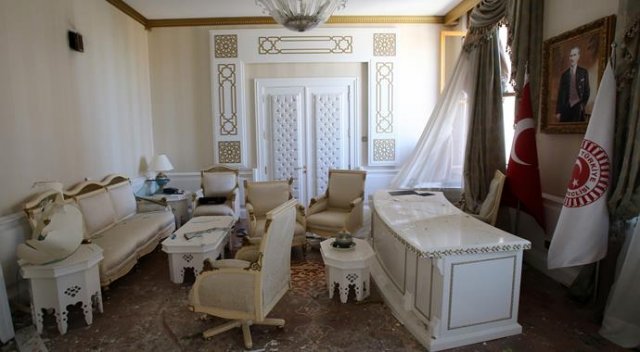 TBMM'de Başbakan'ın ofisi tahrip oldu TBMM'de Başbakan'ın ofisi tahrip oldu
