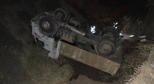 Turgutlu'da kamyonet devrildi: 1 ölü Turgutlu'da kamyonet devrildi: 1 ölü