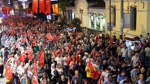 Vatandaşlar Taksim Meydanı'nda Vatandaşlar Taksim Meydanı'nda