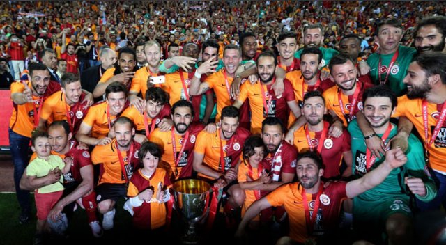 Yıldız oyuncu geri döndü! Yıldız oyuncu geri döndü!
