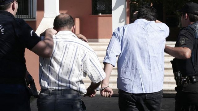 Yunanistan'a kaçan darbeci askerler iade ediliyor Yunanistan'a kaçan darbeci askerler iade ediliyor