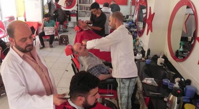 'Berberlerin pazar günü de çalışma hakkı var' 'Berberlerin pazar günü de çalışma hakkı var'