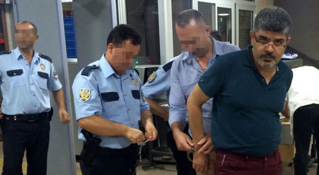"Kaçma ihtimalim yok" diyen FETÖ sanığı, duruşma salonundan kaçtı "Kaçma ihtimalim yok" diyen FETÖ sanığı, duruşma salonundan kaçtı