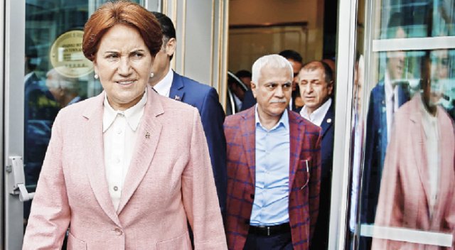 Akşener'e kapı göründü Akşener'e kapı göründü