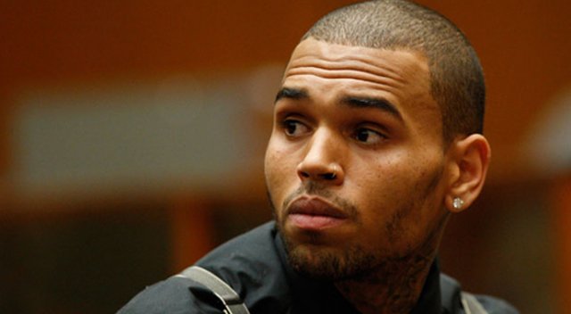 Amerikalı şarkıcı Chris Brown gözaltında