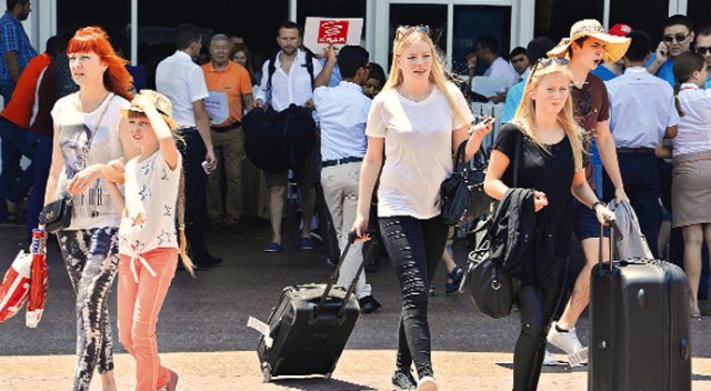 Antalya’nın turist kaybı 2.5 milyon