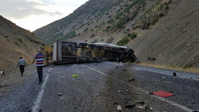 Askeri konvoya bombalı saldırı Askeri konvoya bombalı saldırı