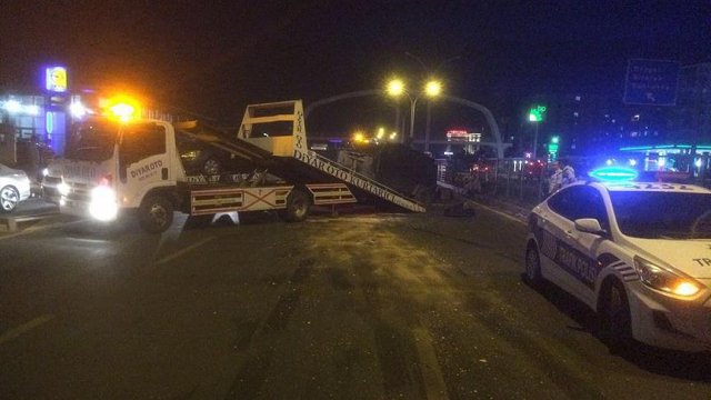 Diyarbakır&#039;da zırhlı polis aracı kaza yaptı: 1 yaralı
