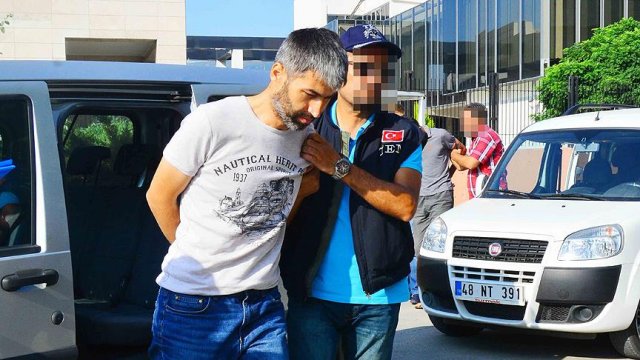 Erdoğan'a suikast girişiminde bulunan 2 darbeci asker daha tutuklandı Erdoğan'a suikast girişiminde bulunan 2 darbeci asker daha tutuklandı