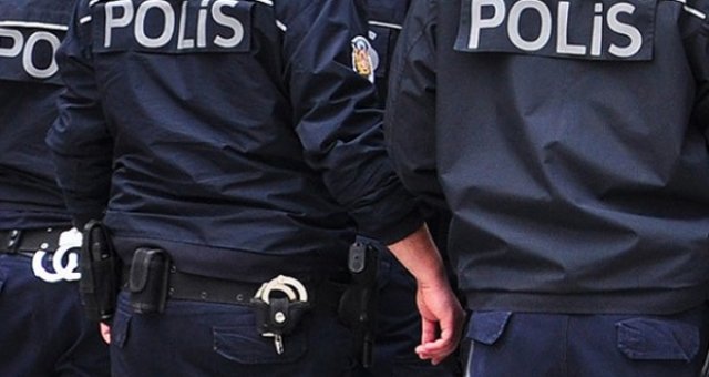 FETÖ hücre evine operasyon: 7 gözaltı FETÖ hücre evine operasyon: 7 gözaltı