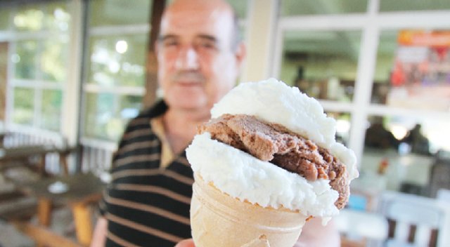 Gönül sohbet ister, dondurma bahane Gönül sohbet ister, dondurma bahane