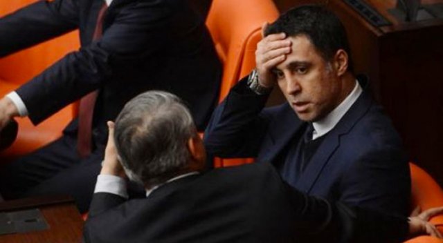 Hakan Şükür'ün evinde arama yapıldı! Hakan Şükür'ün evinde arama yapıldı!