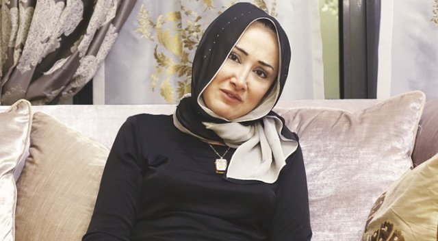 Köprüde hainleri çıldırtan kadın: Erdoğan’ı izlettim asker silahını düşürdü Köprüde hainleri çıldırtan kadın: Erdoğan’ı izlettim asker silahını düşürdü
