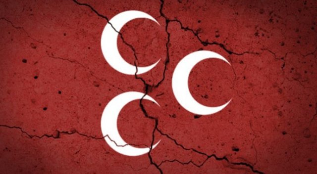 MHP&#039;de istifa!